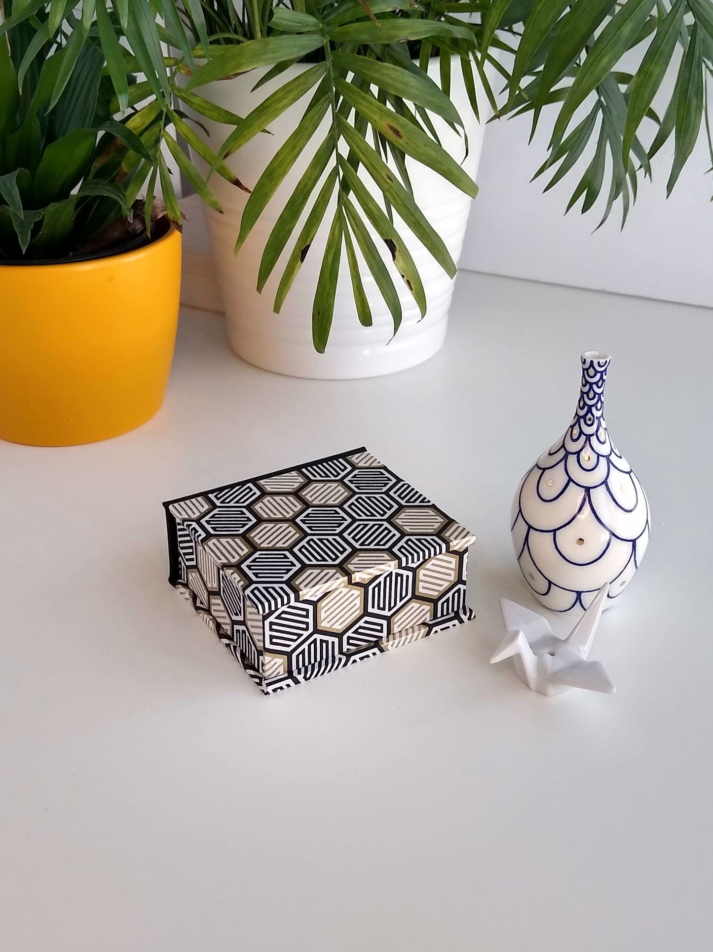 Abstract Honeycomb Box