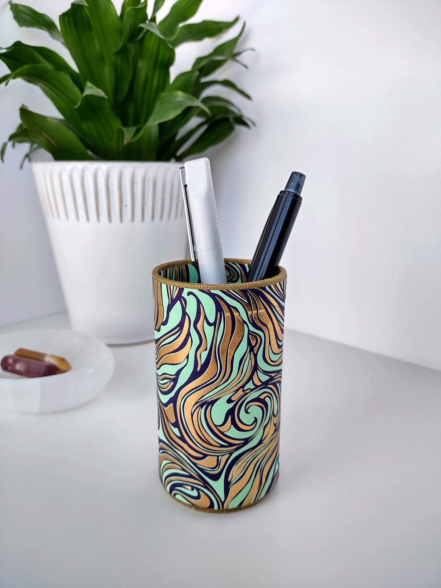 Golden Wind Pencil Cup