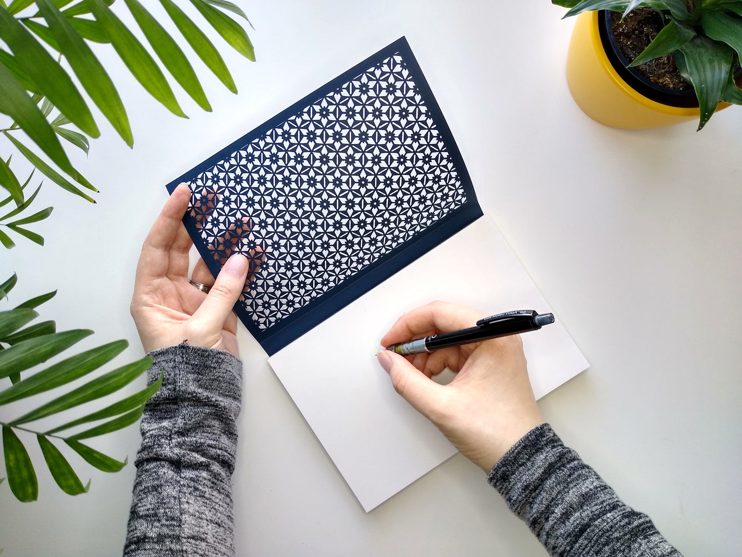 Cut Floral Lattice Notepad